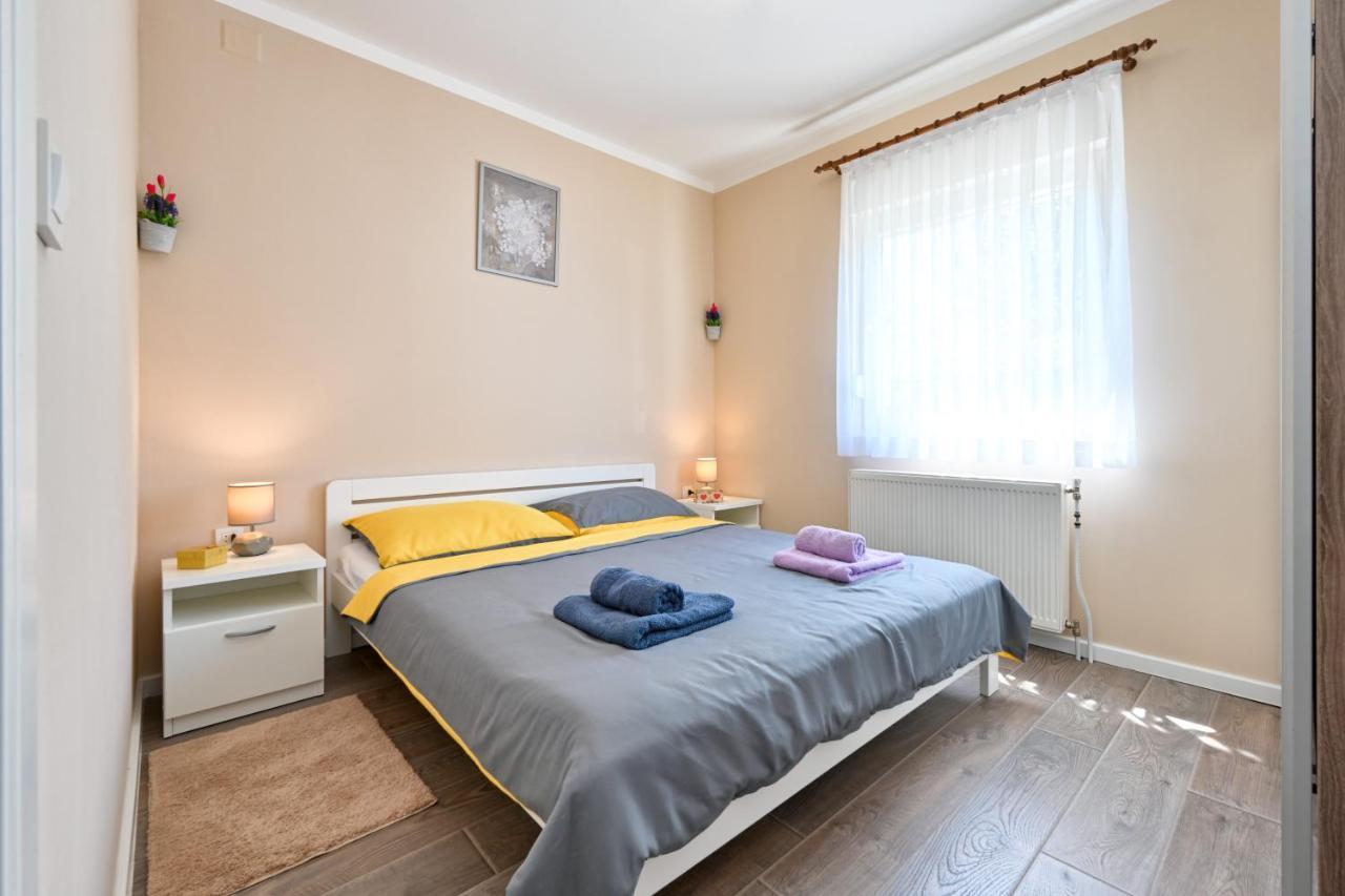 Villa Cvetkova Hiza Sa Jacuzzijem Tuheljske Toplice Exterior foto