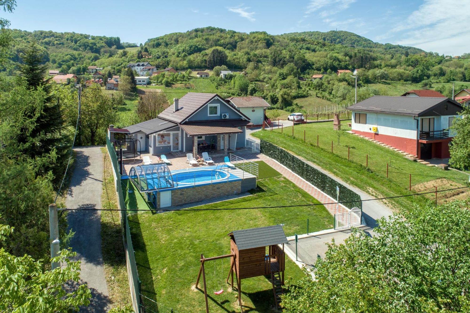 Villa Cvetkova Hiza Sa Jacuzzijem Tuheljske Toplice Exterior foto